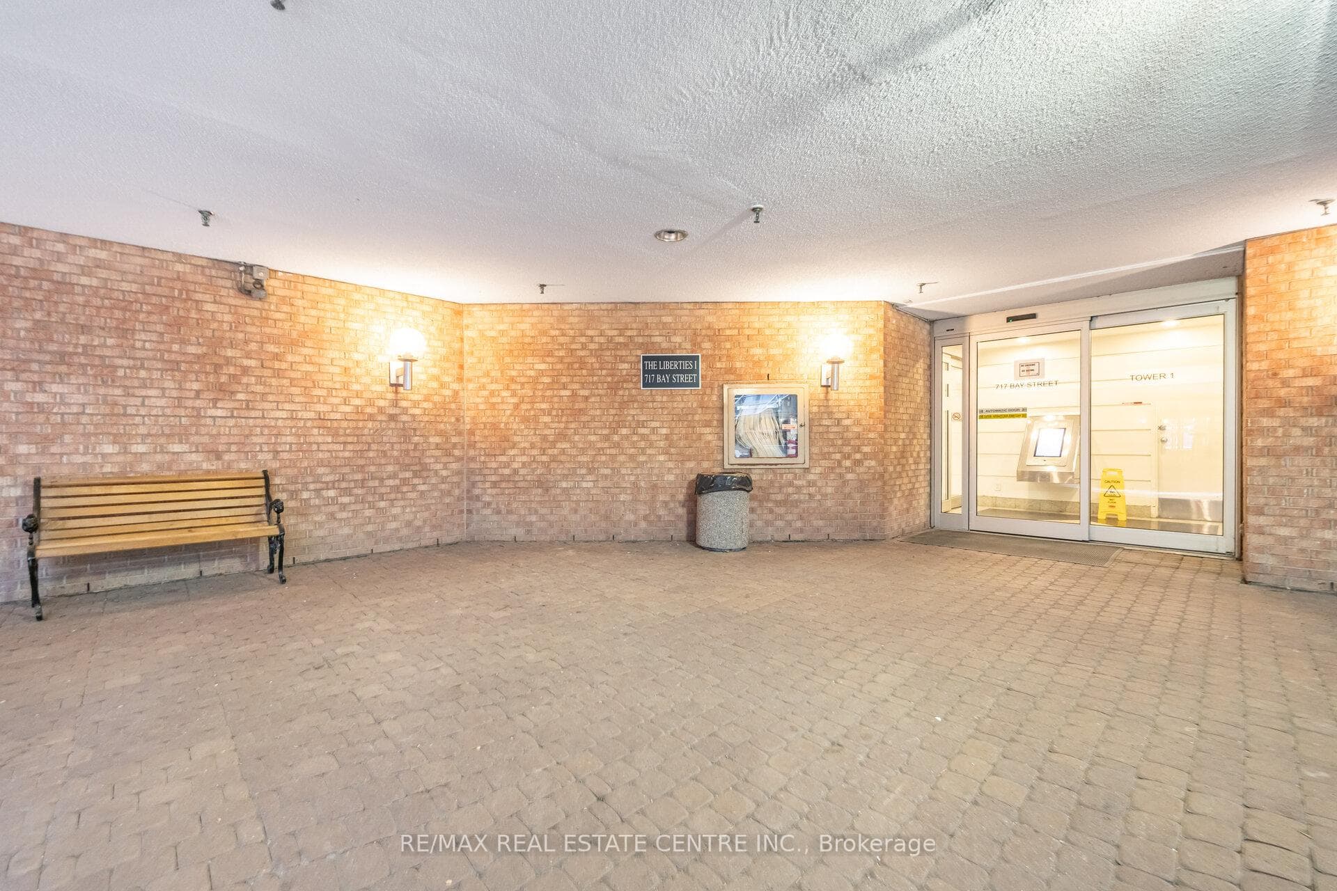 717 Bay Street Unit 1009 photo 41