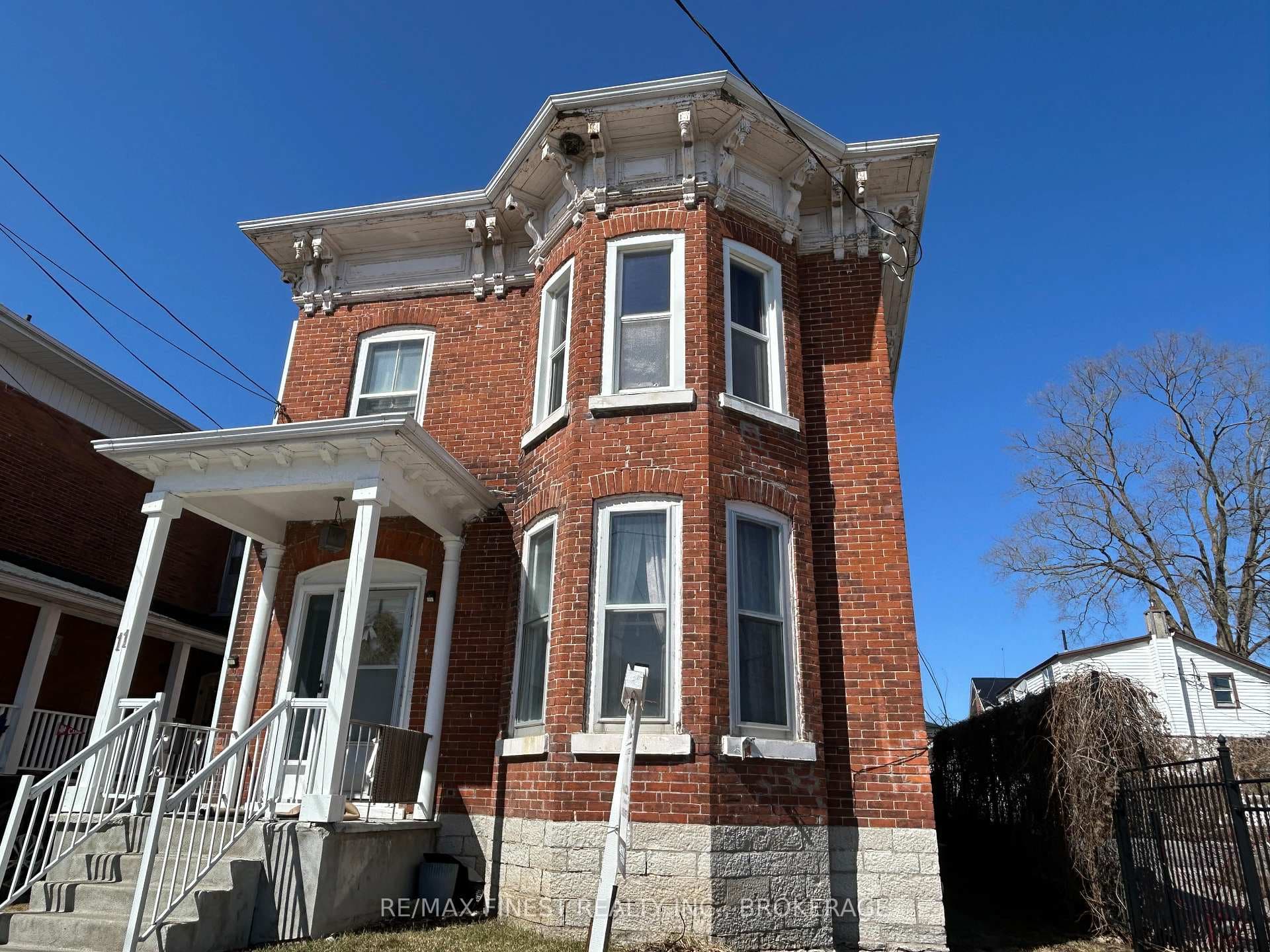 11 Bridge Street photo 1