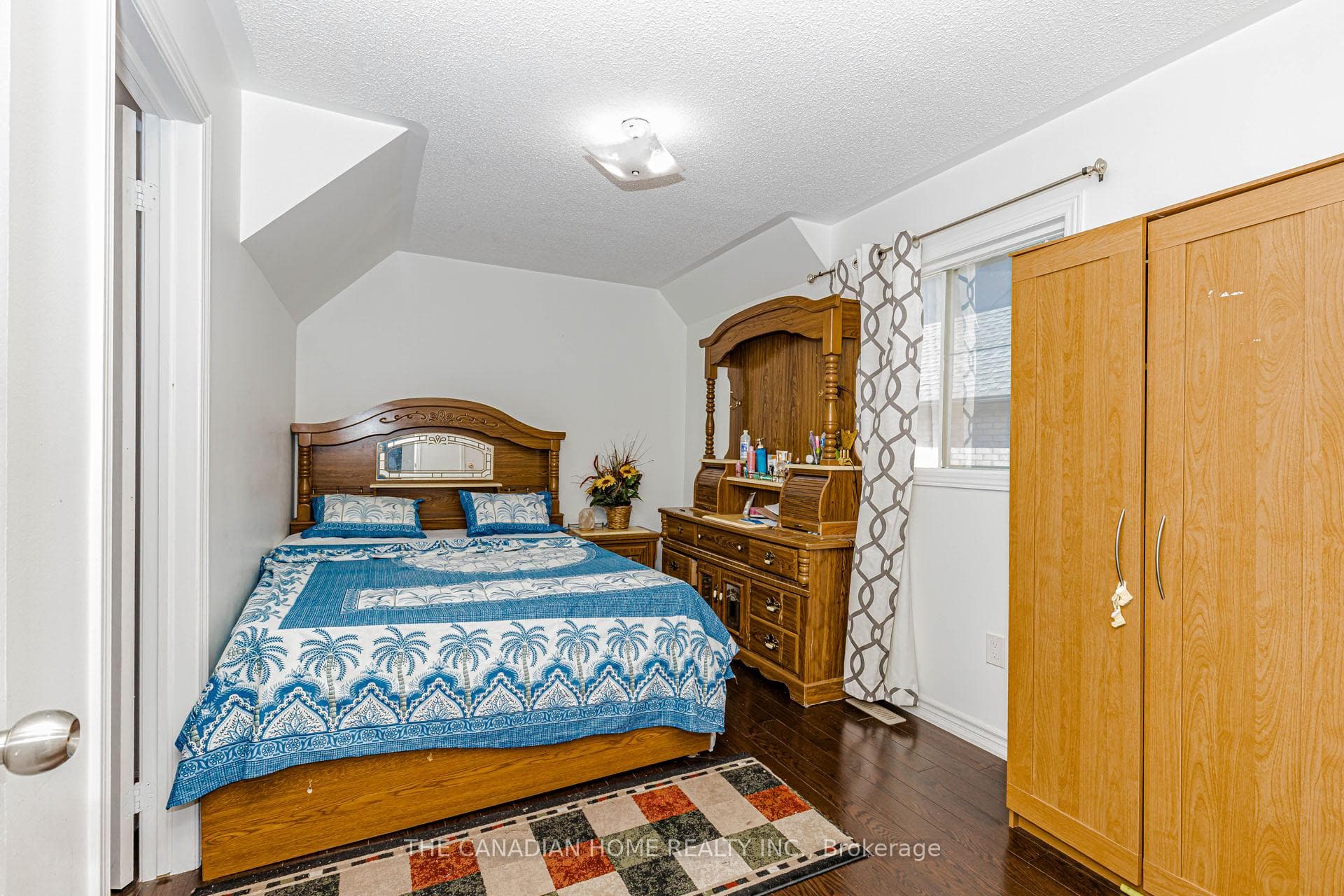 67 BIGHORN Crescent photo 36