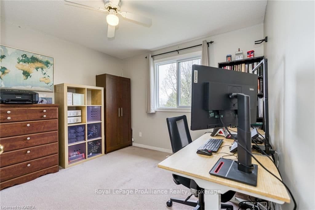 1258 BRACKENWOOD Crescent photo 12