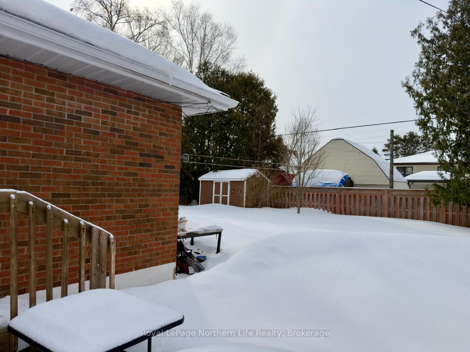 667 Montrose Avenue photo 38