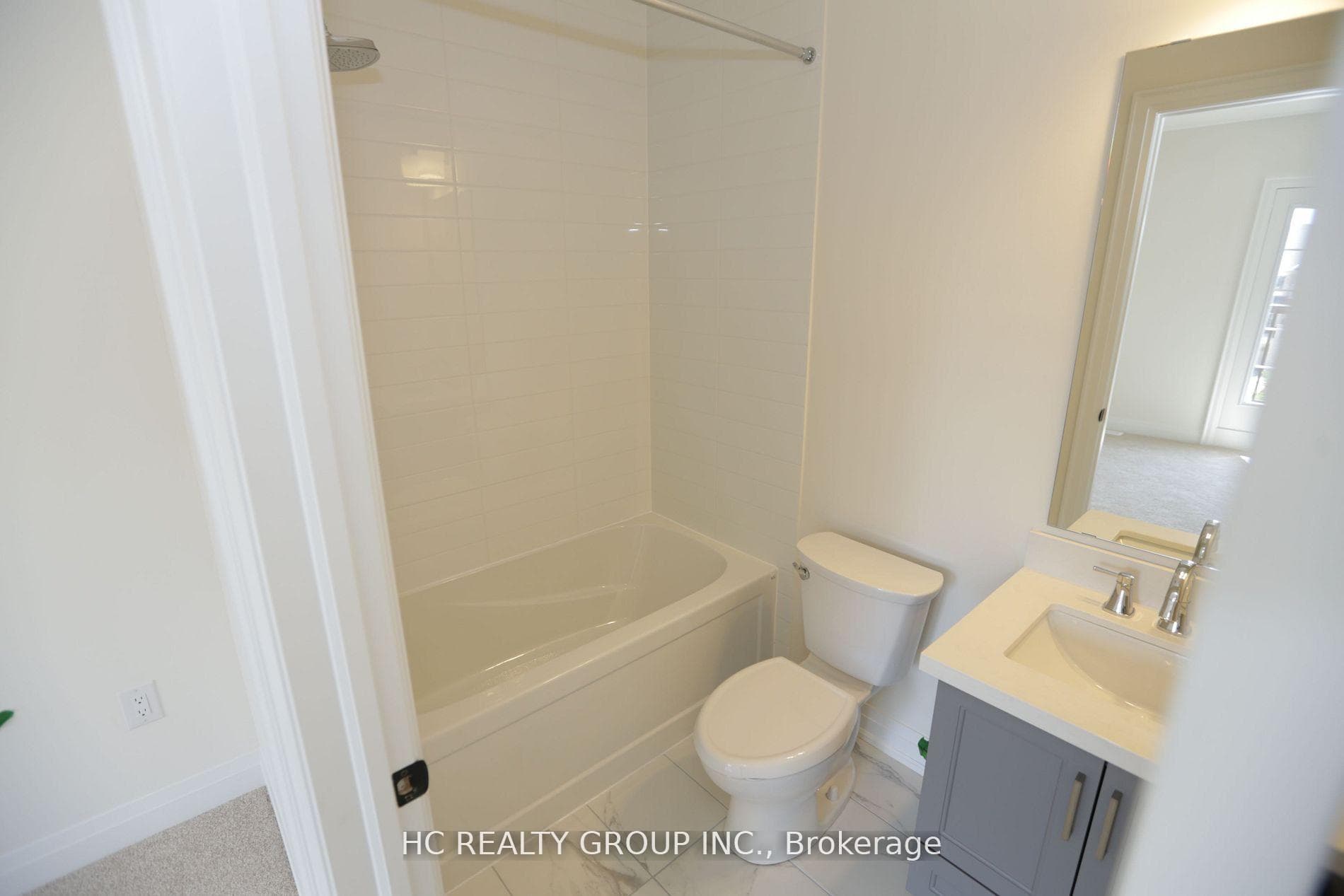 4245 Major Mackenzie Drive photo 13