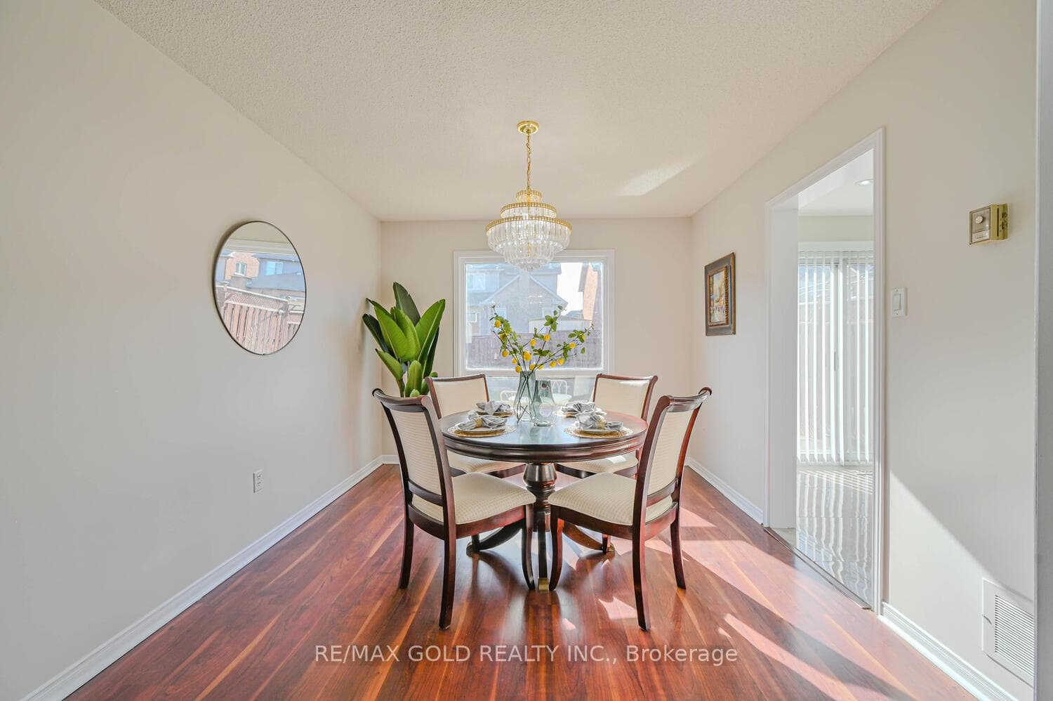 98 Bighorn Crescent photo 7