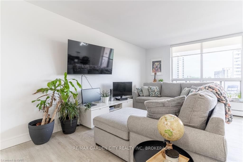 35 TOWERING HEIGHTS Boulevard Unit 508 photo 18