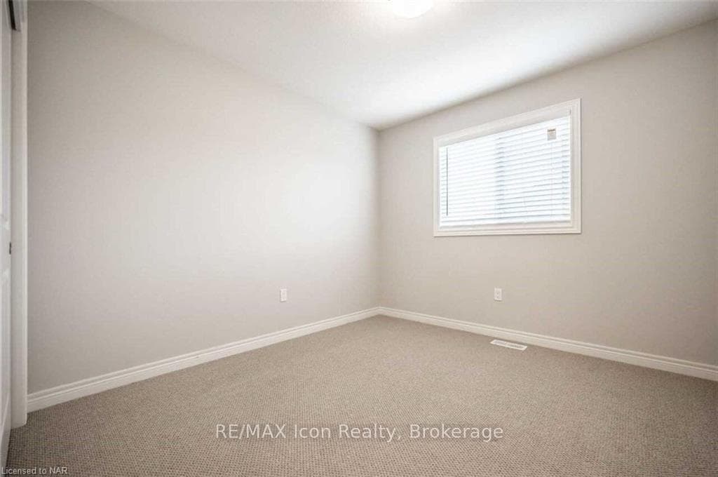 135 Acacia Avenue photo 15