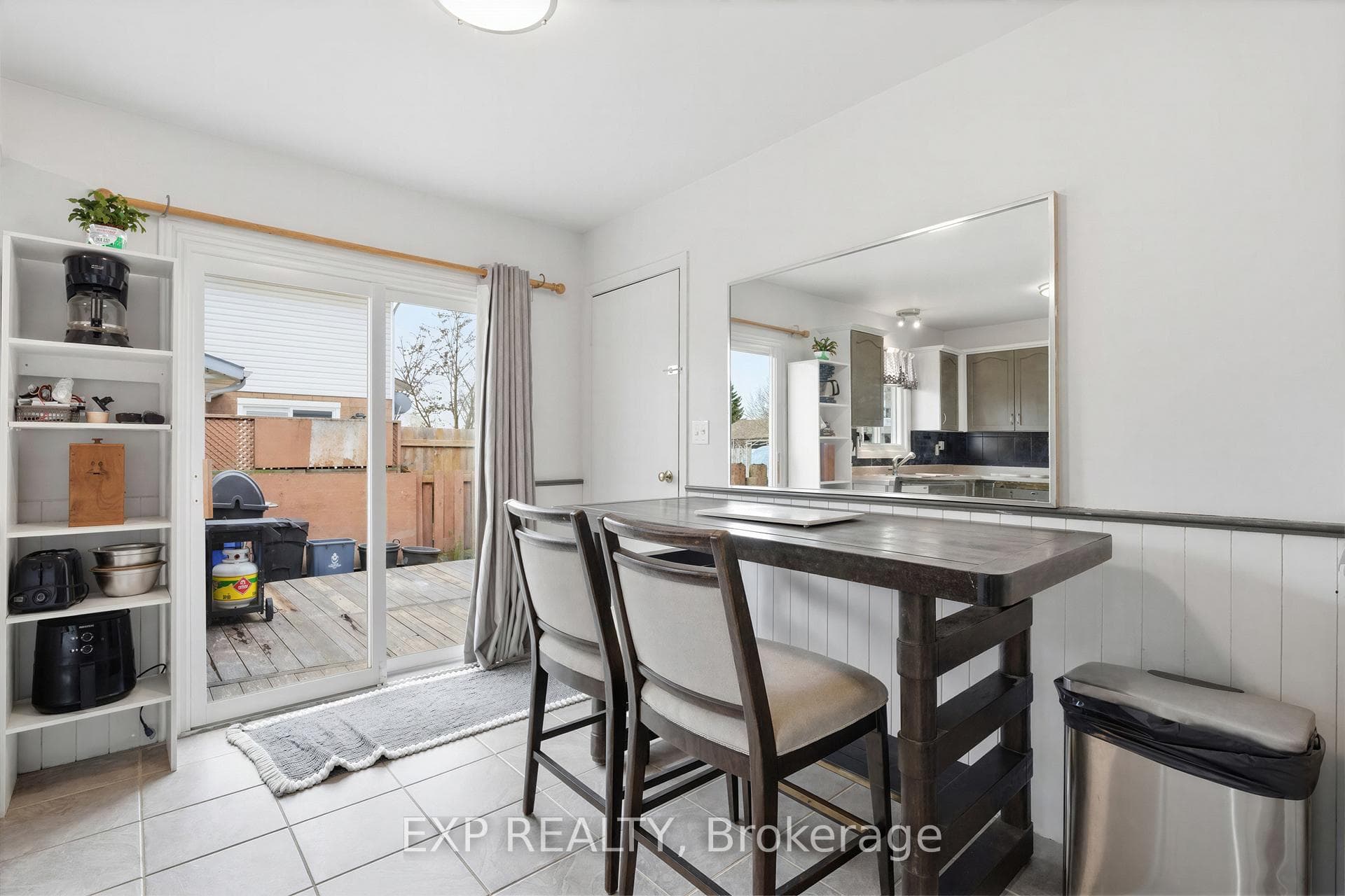 8 Abbott Lane photo 16