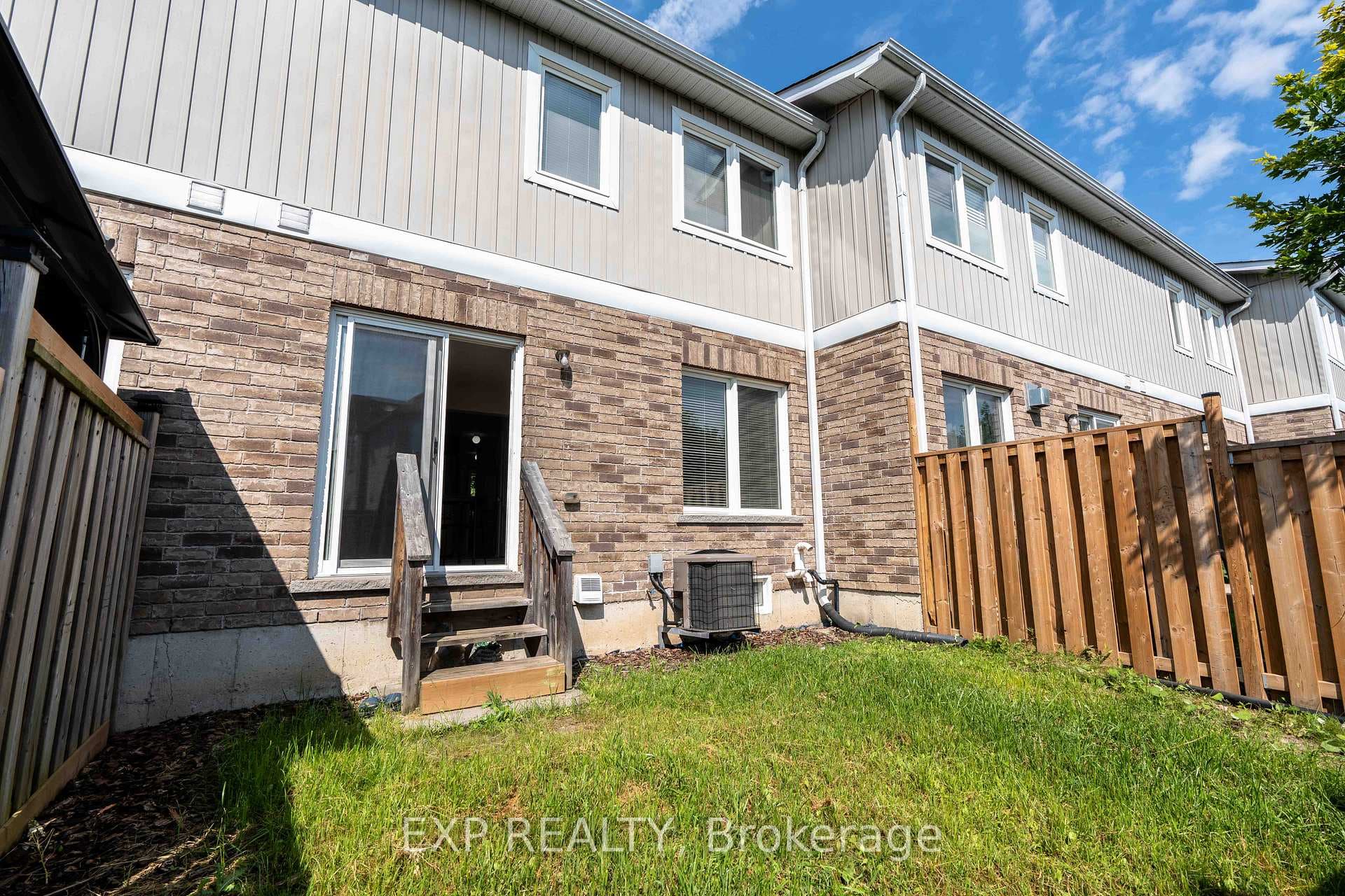 75 Prince William Way photo 4