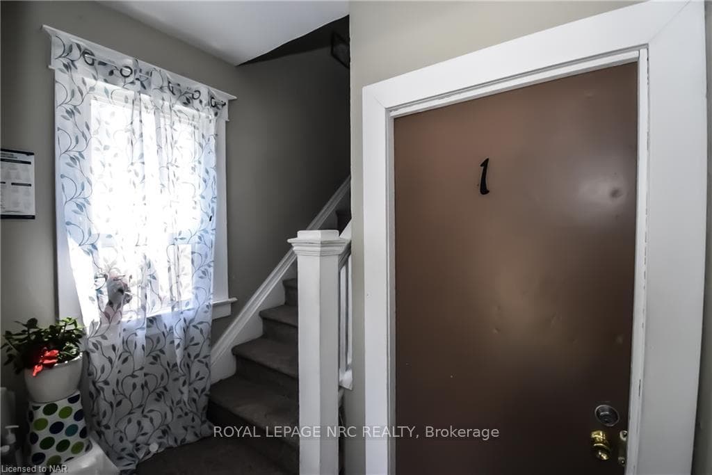 200 RUSSELL Avenue Unit 3 photo 5