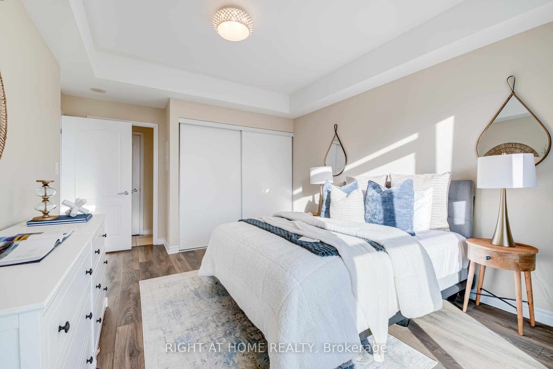 3865 Lake Shore Boulevard Unit 304 photo 13