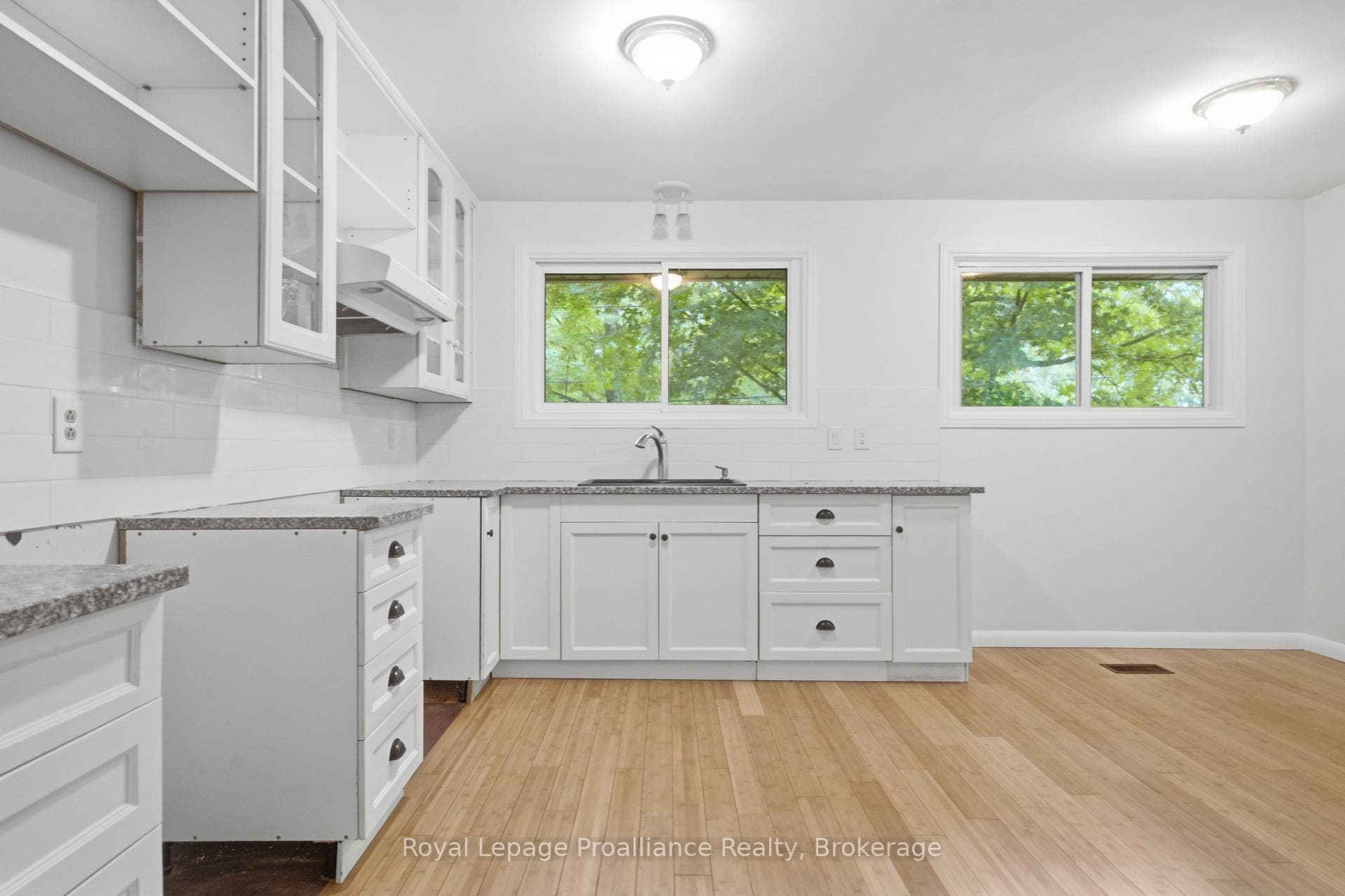 156 Pinehill Crescent photo 13