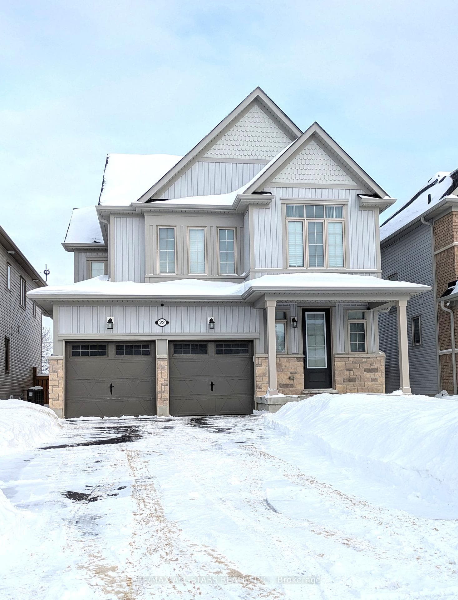 22 Hennessey Crescent photo 1