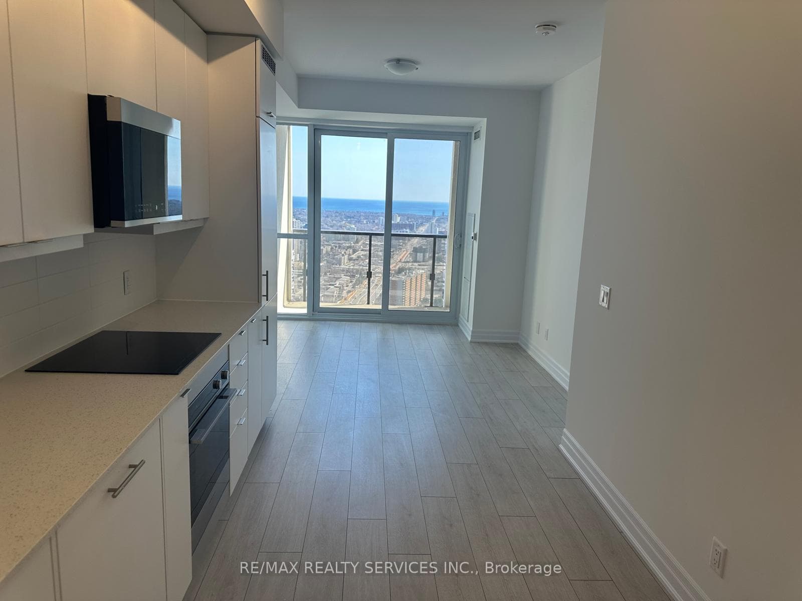 30 Elm Drive Unit 3806 photo 4