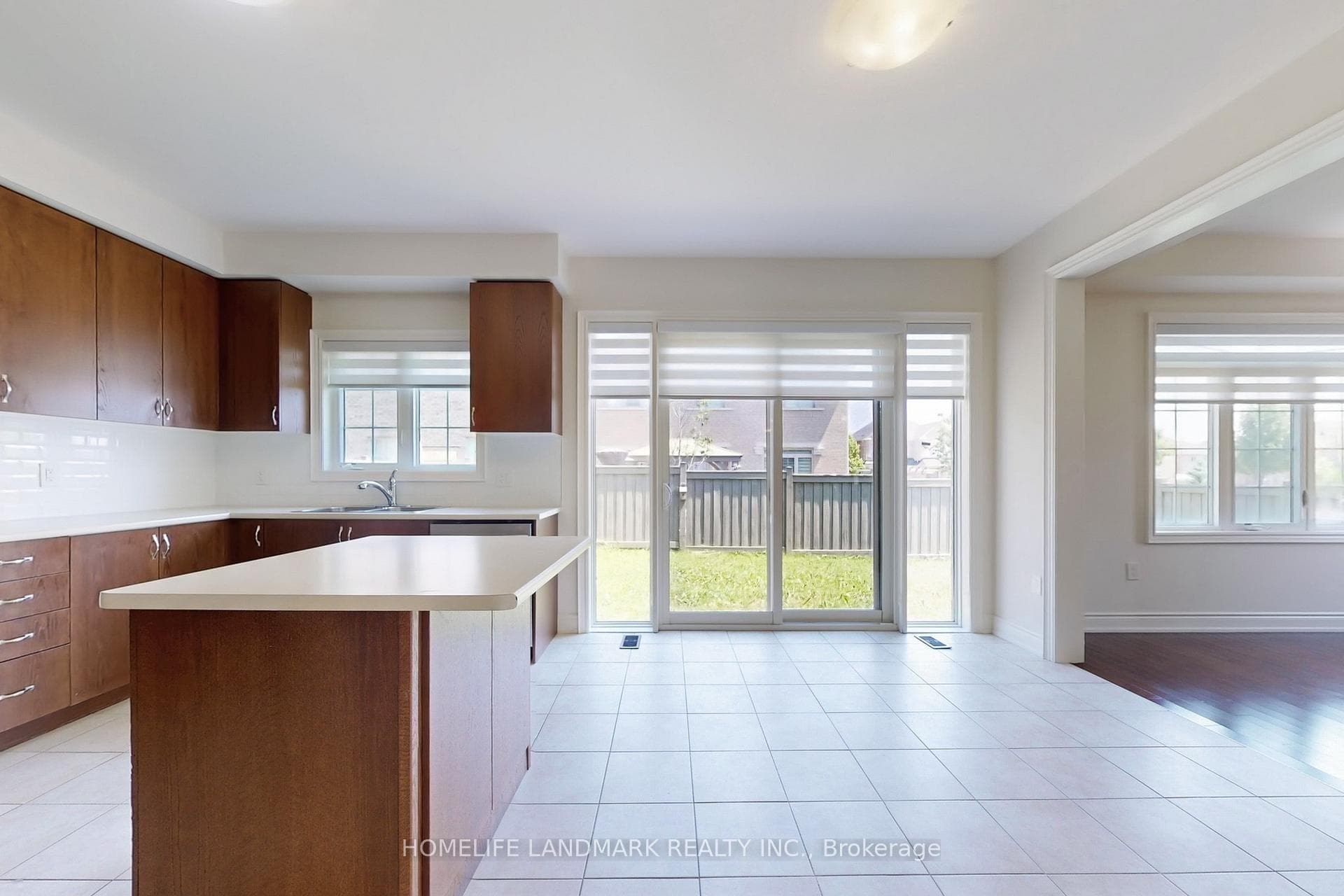 1533 Devine Point photo 15