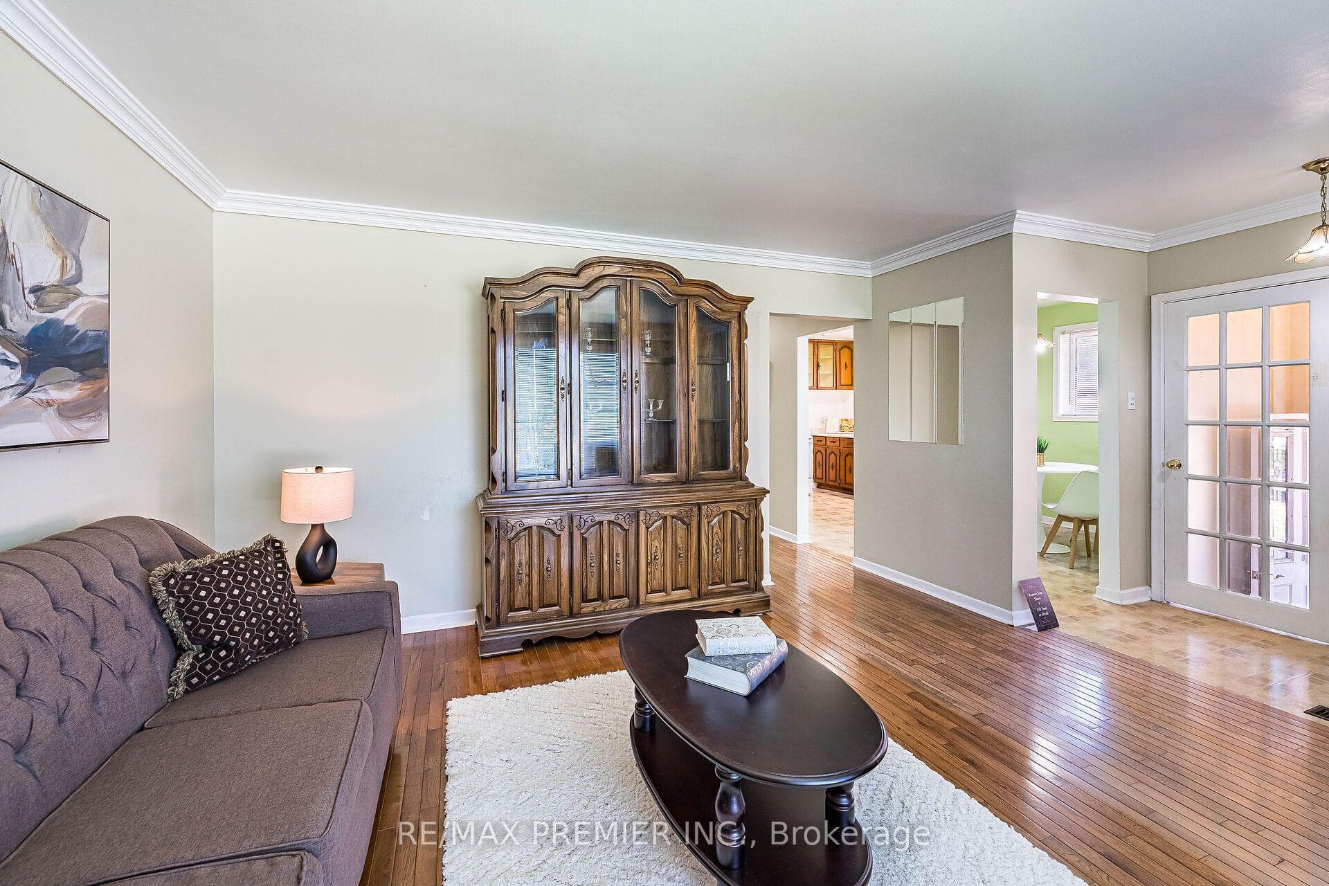 5 Valois Court photo 5