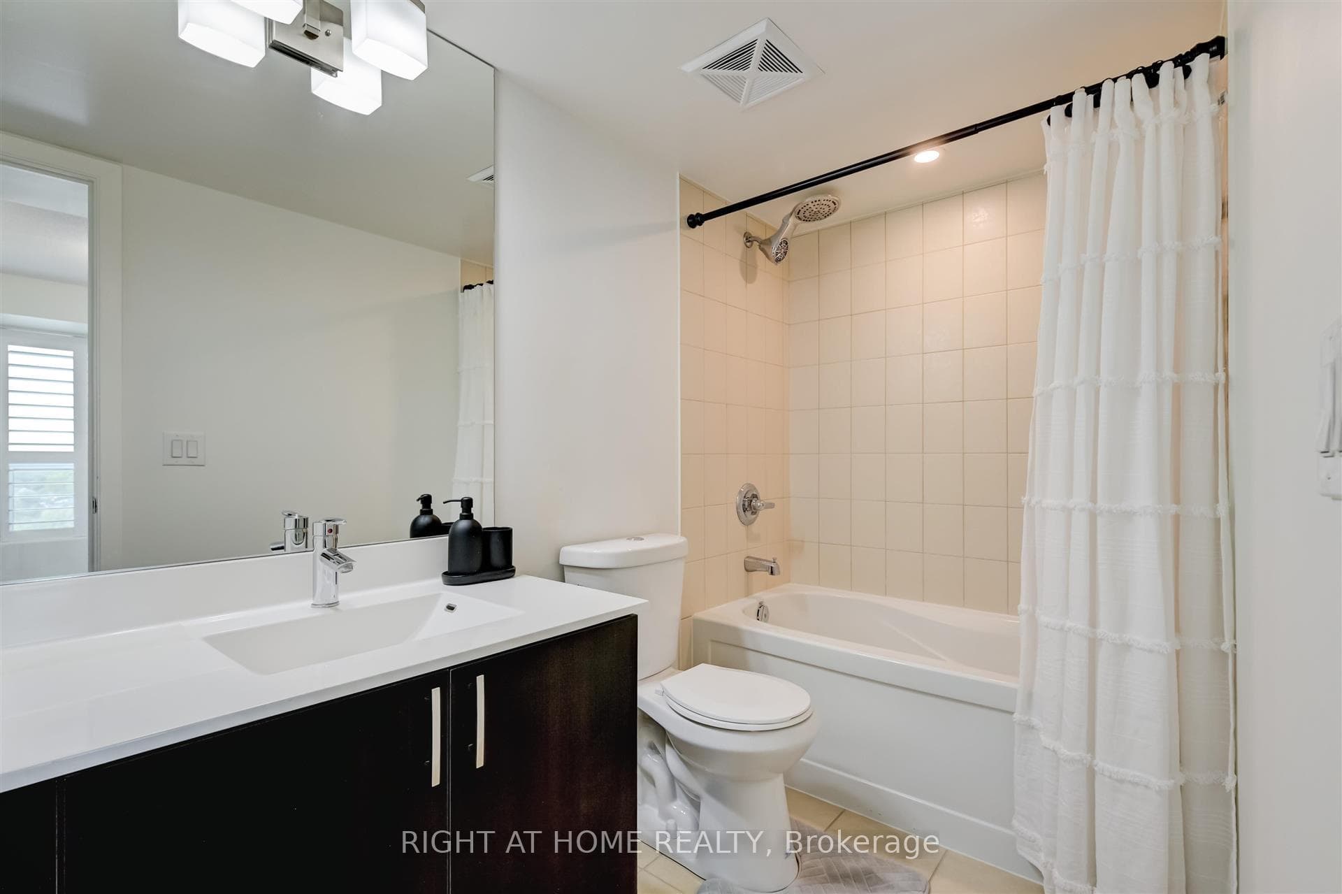 1235 Bayly Street Unit 1115 photo 27