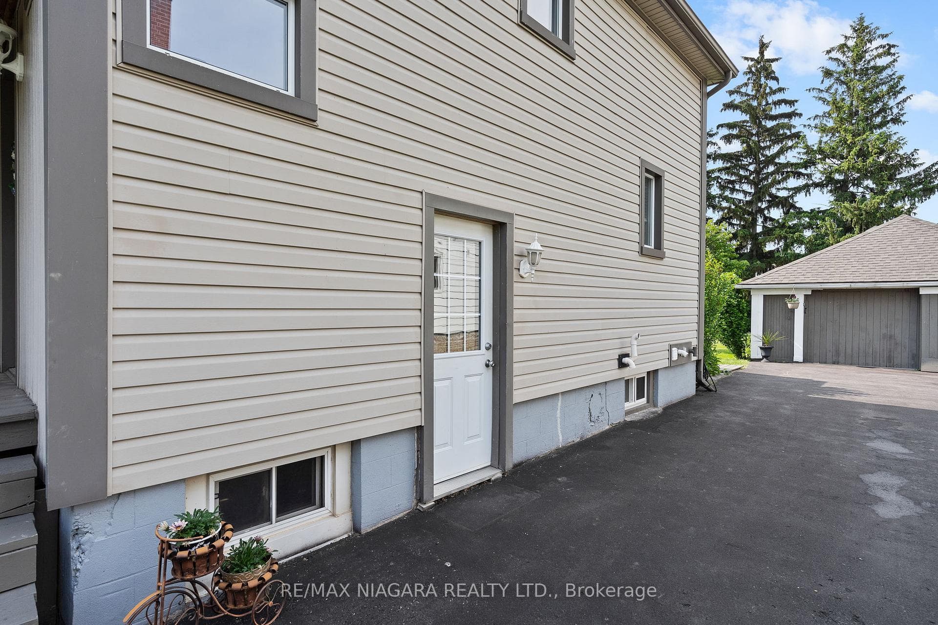 257 Ash Street photo 4