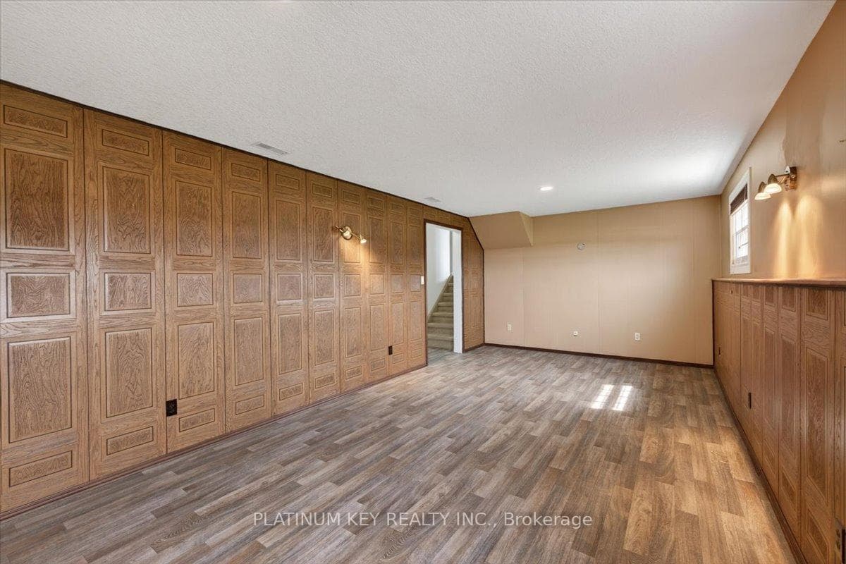 6460 Longwoods Road photo 16