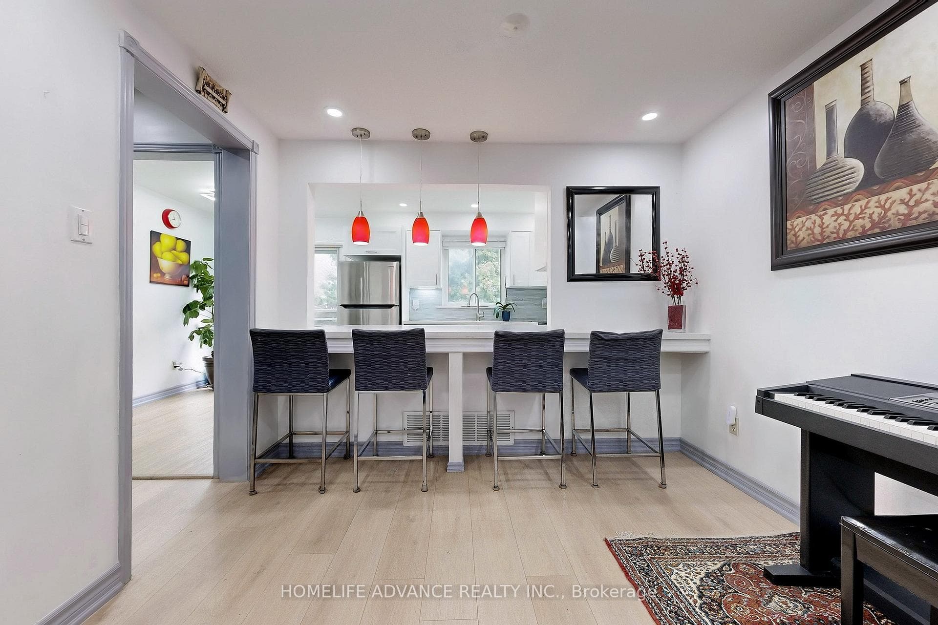 75 Mossbrook Crescent photo 8