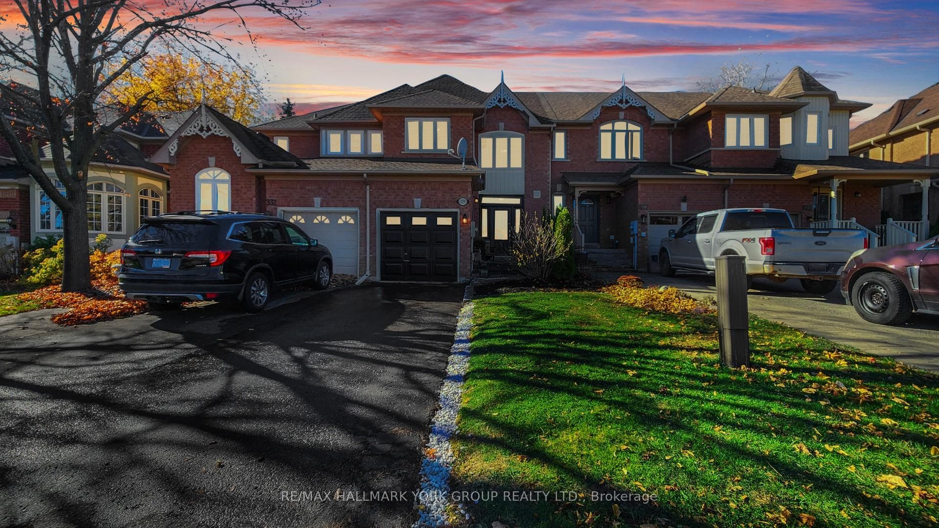 329 Warner Crescent photo 1