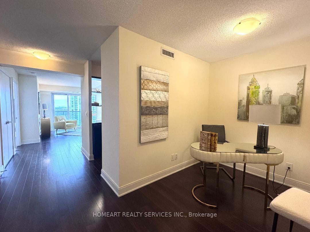 125 Village Green Square Unit 2507 photo 16