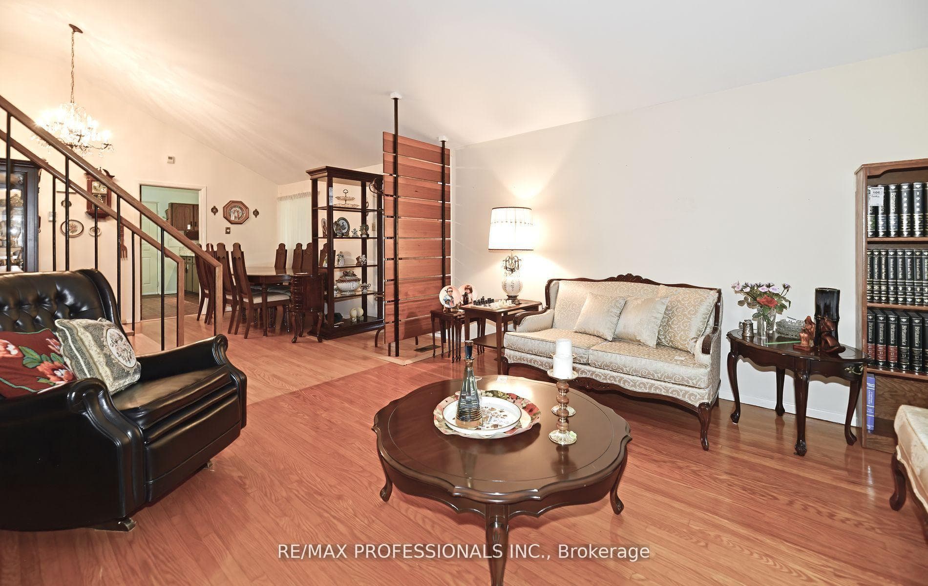 2 Lesterwood Crescent photo 6