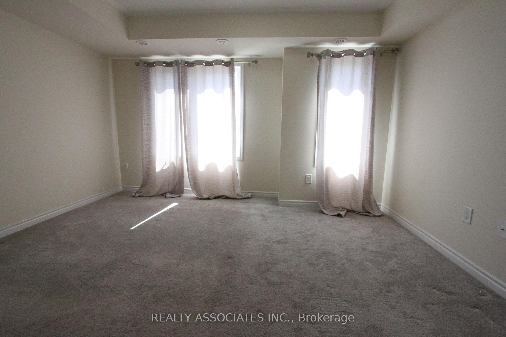 15 Heron Park Place Unit 15 photo 5