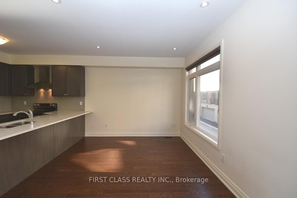 24 Teasel Way photo 8