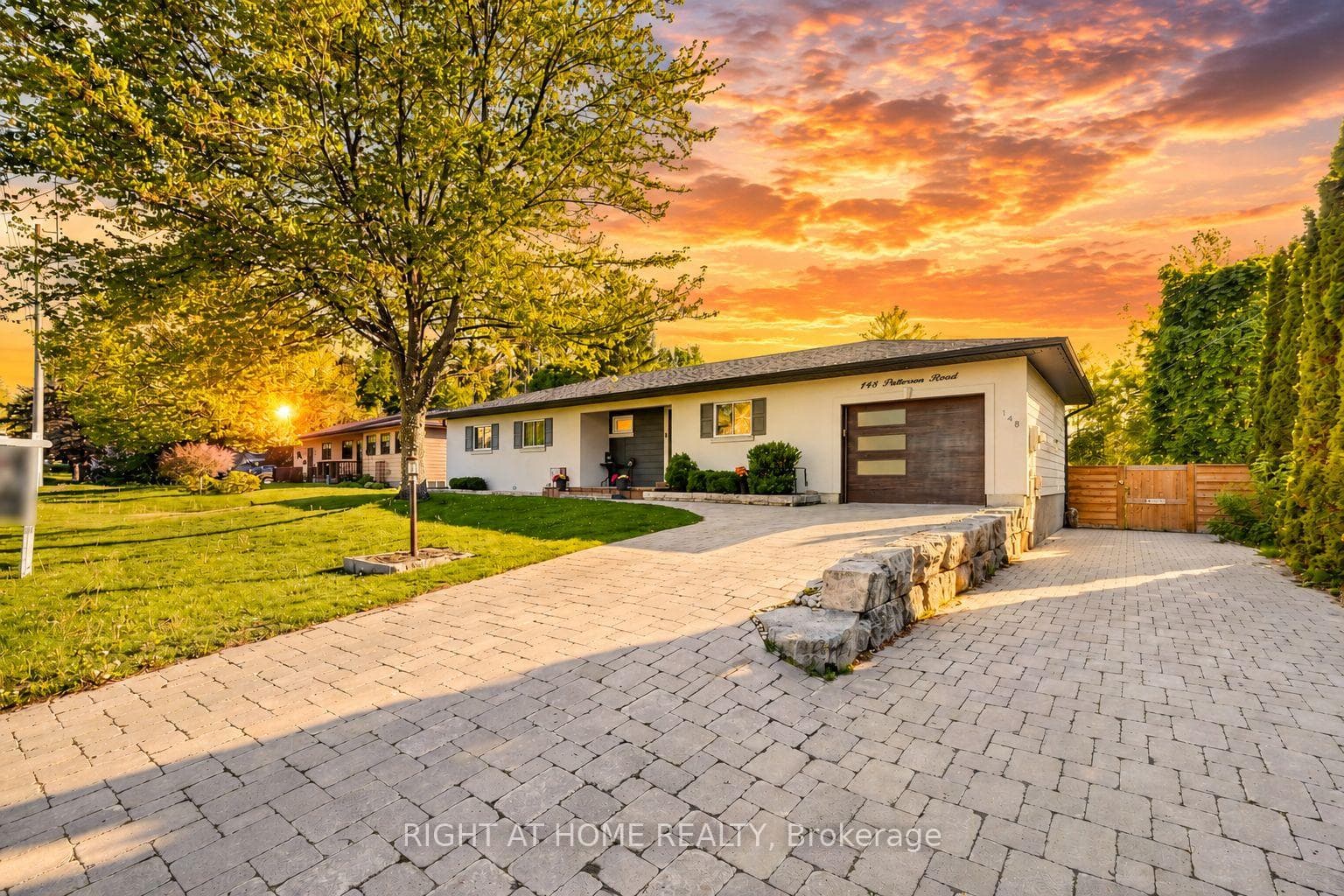 Beautiful interlocking stone driveway