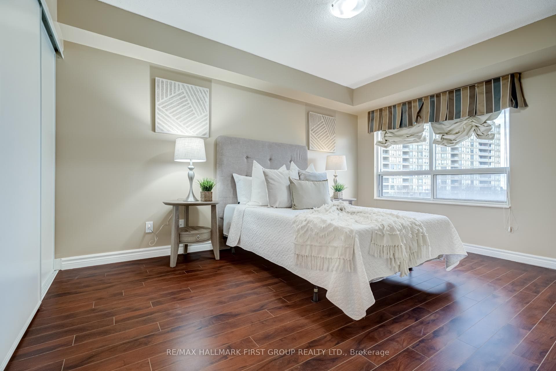 1200 The Esplanade N/A Unit 612 photo 16