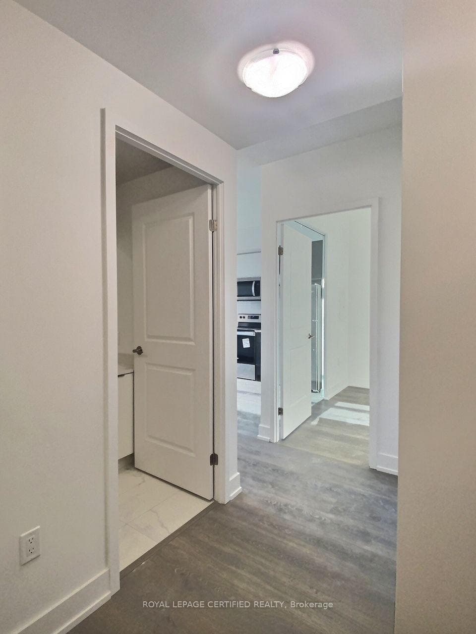 202 Burnhamthorpe Road Unit 2008 photo 15