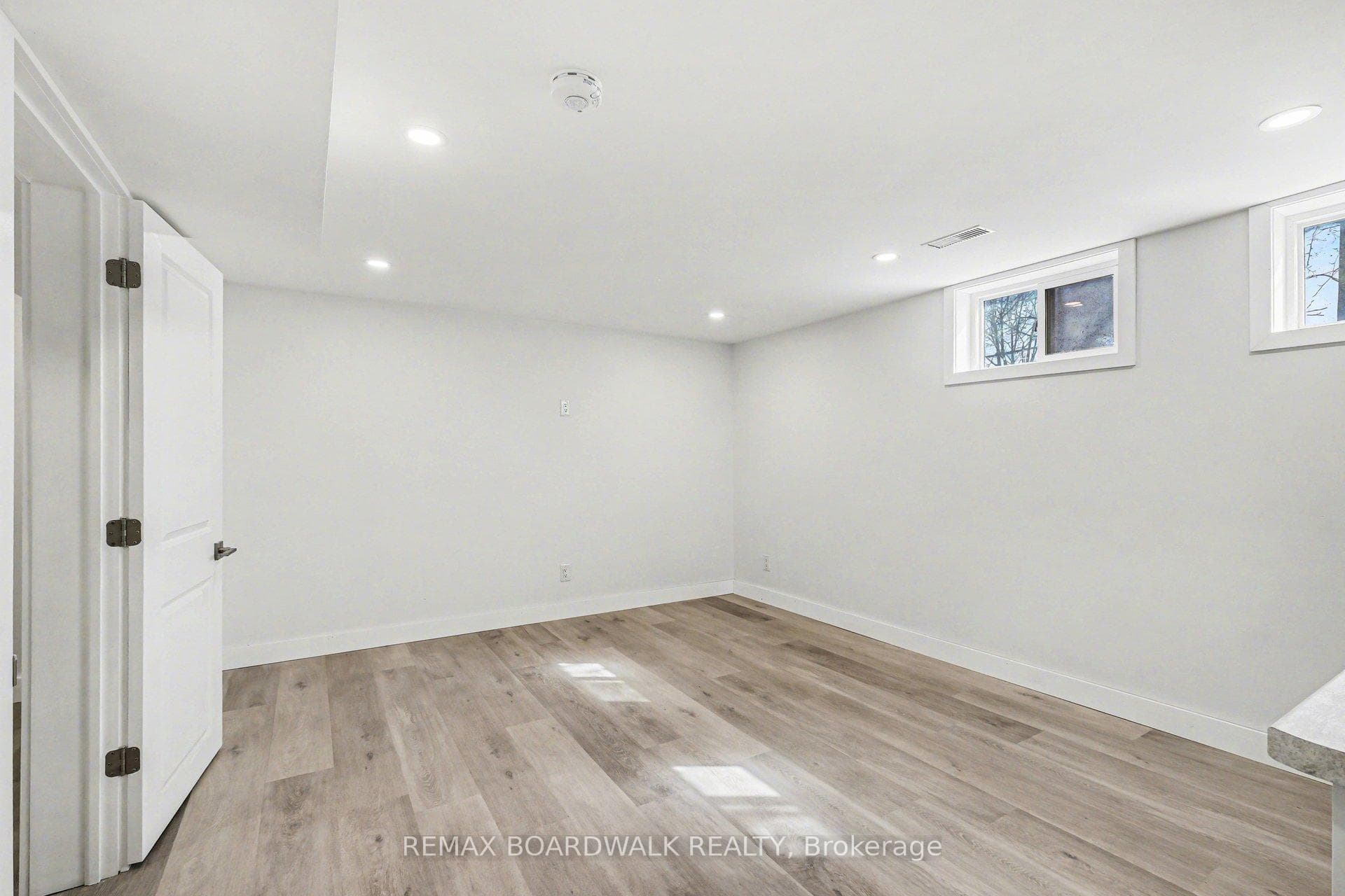 2486 Kaladar Avenue Unit 3 photo 7