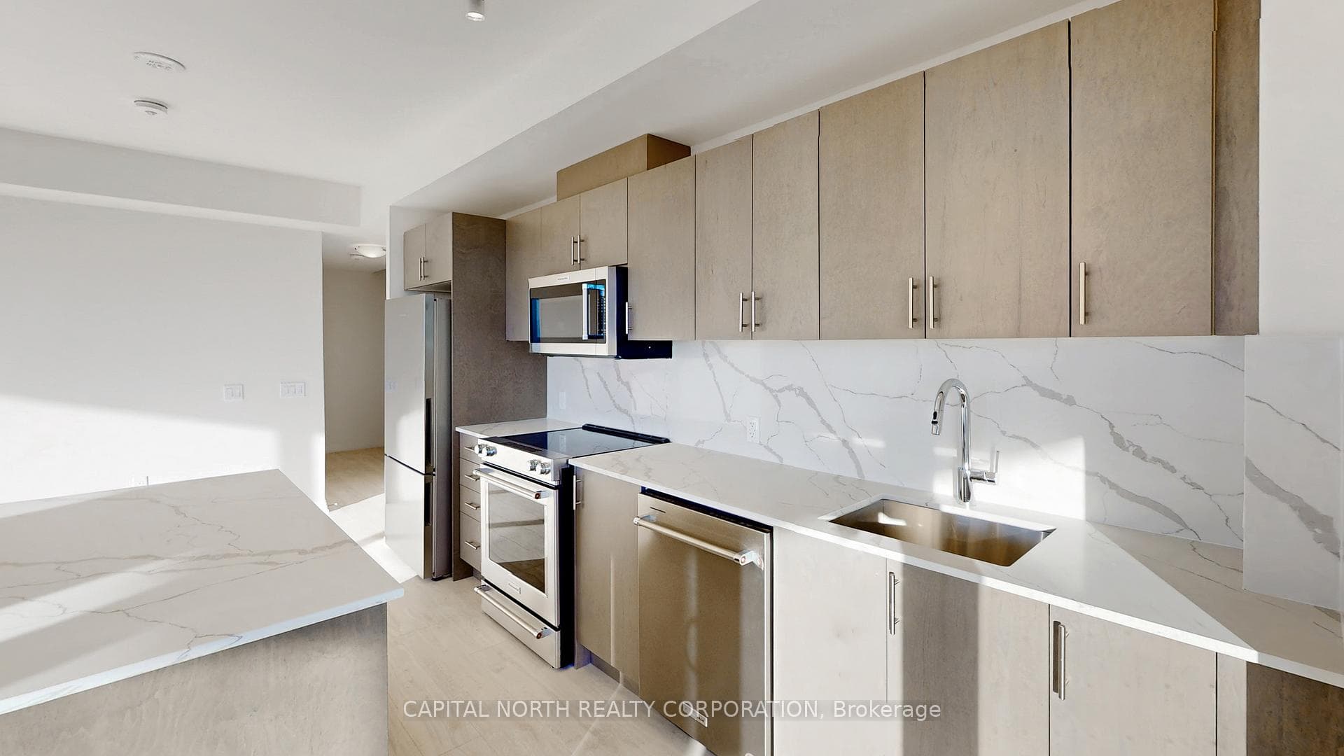 8960 Jane Street Unit 328 photo 17