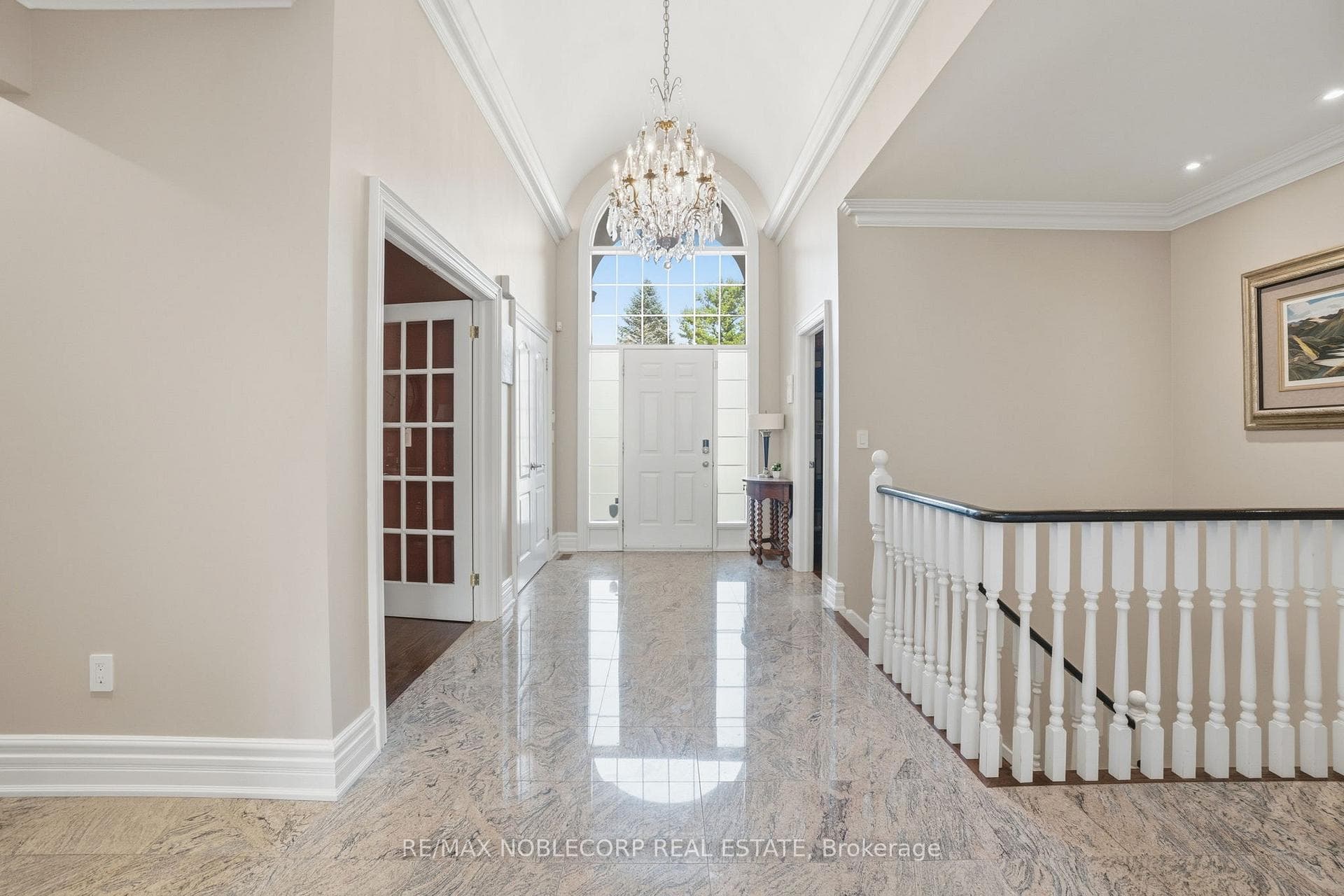 80 Carmichael Crescent photo 6