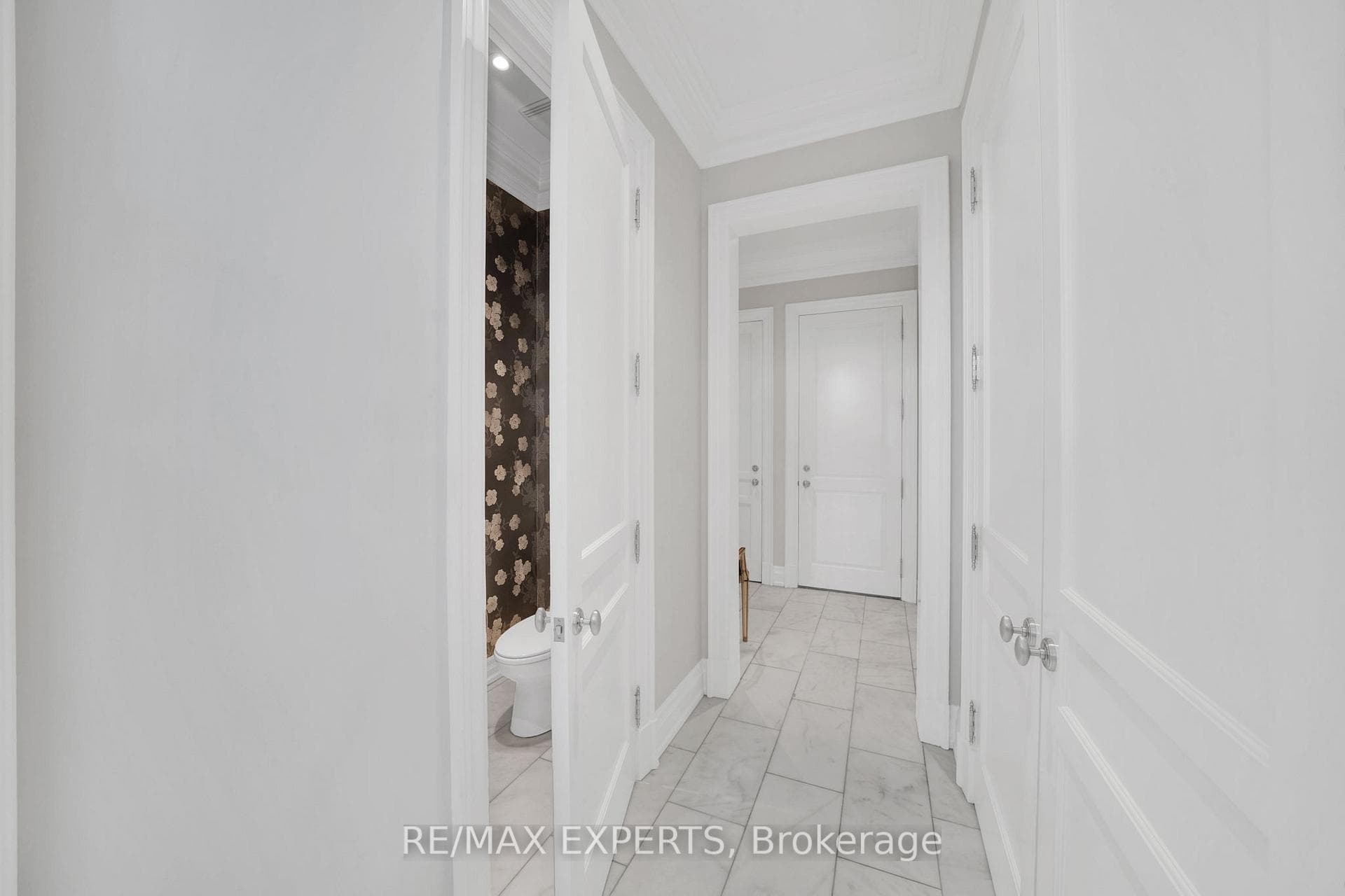 181 Kingslynn Drive photo 12