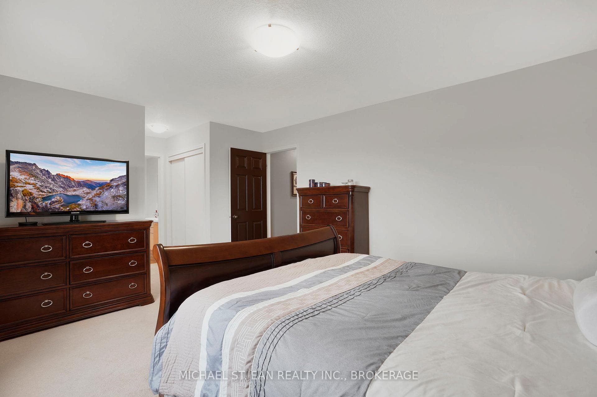 91 Merrilee Crescent photo 26