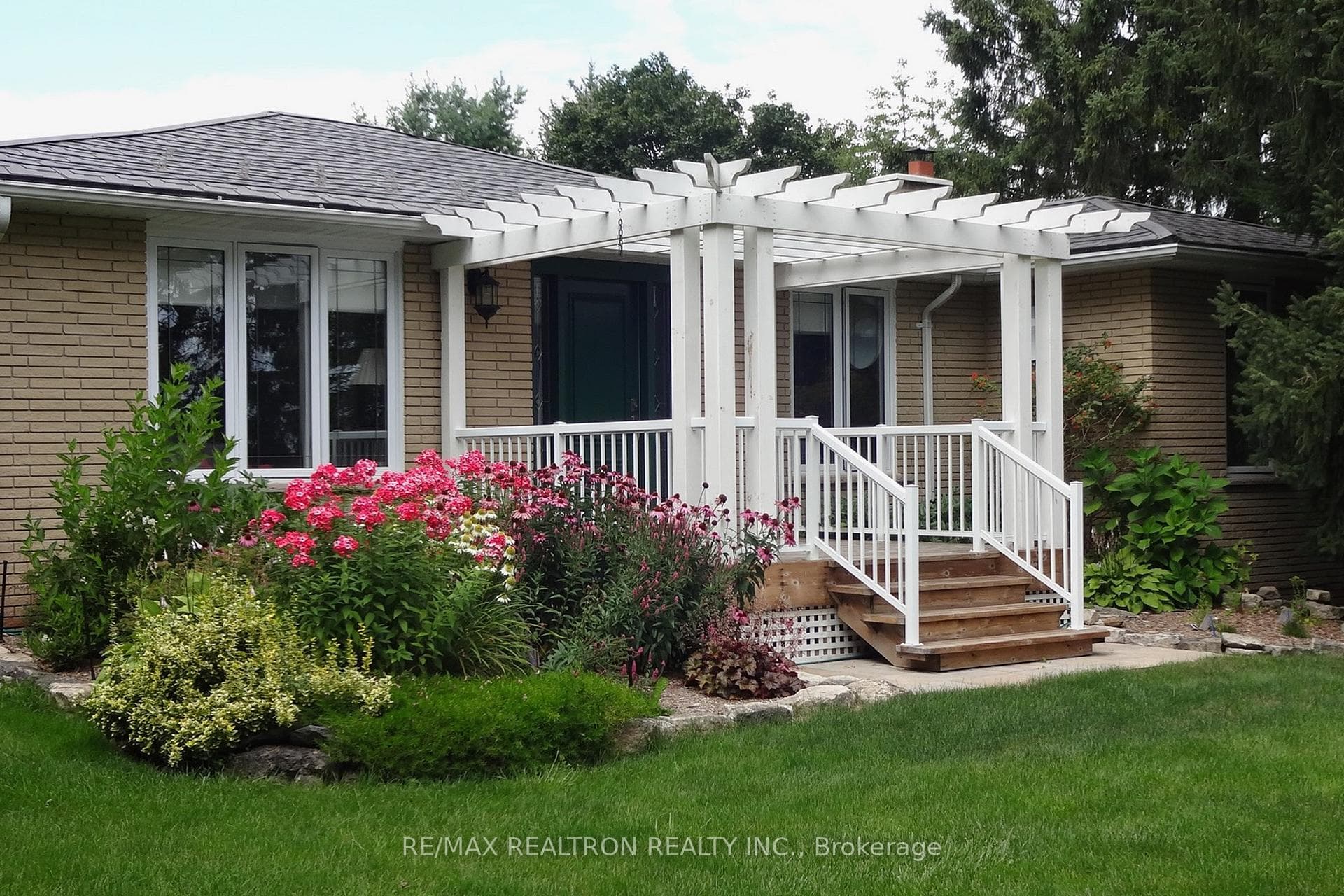 26 Kennedy Road photo 2