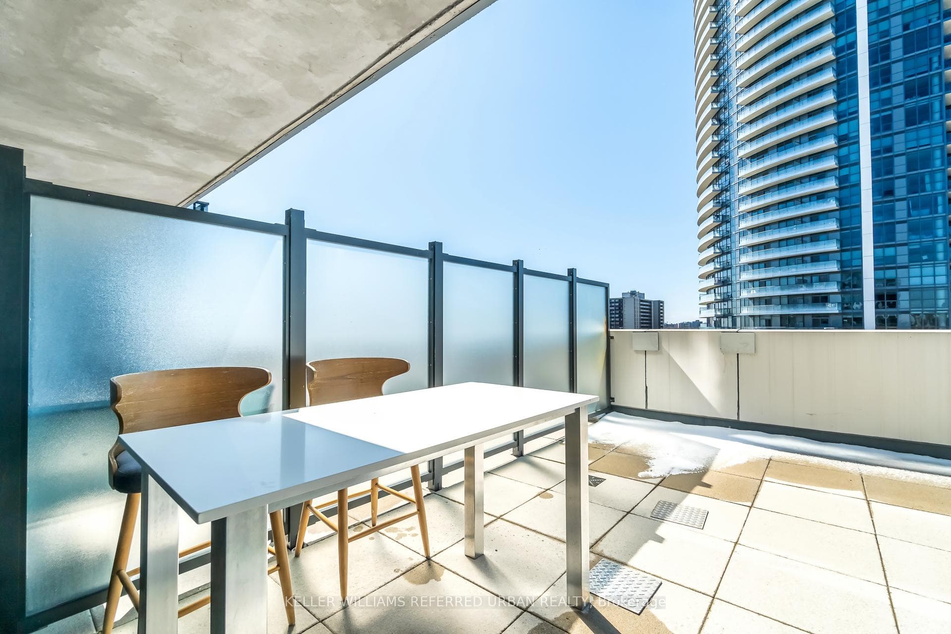 26 Gibbs Road Unit 731 photo 18