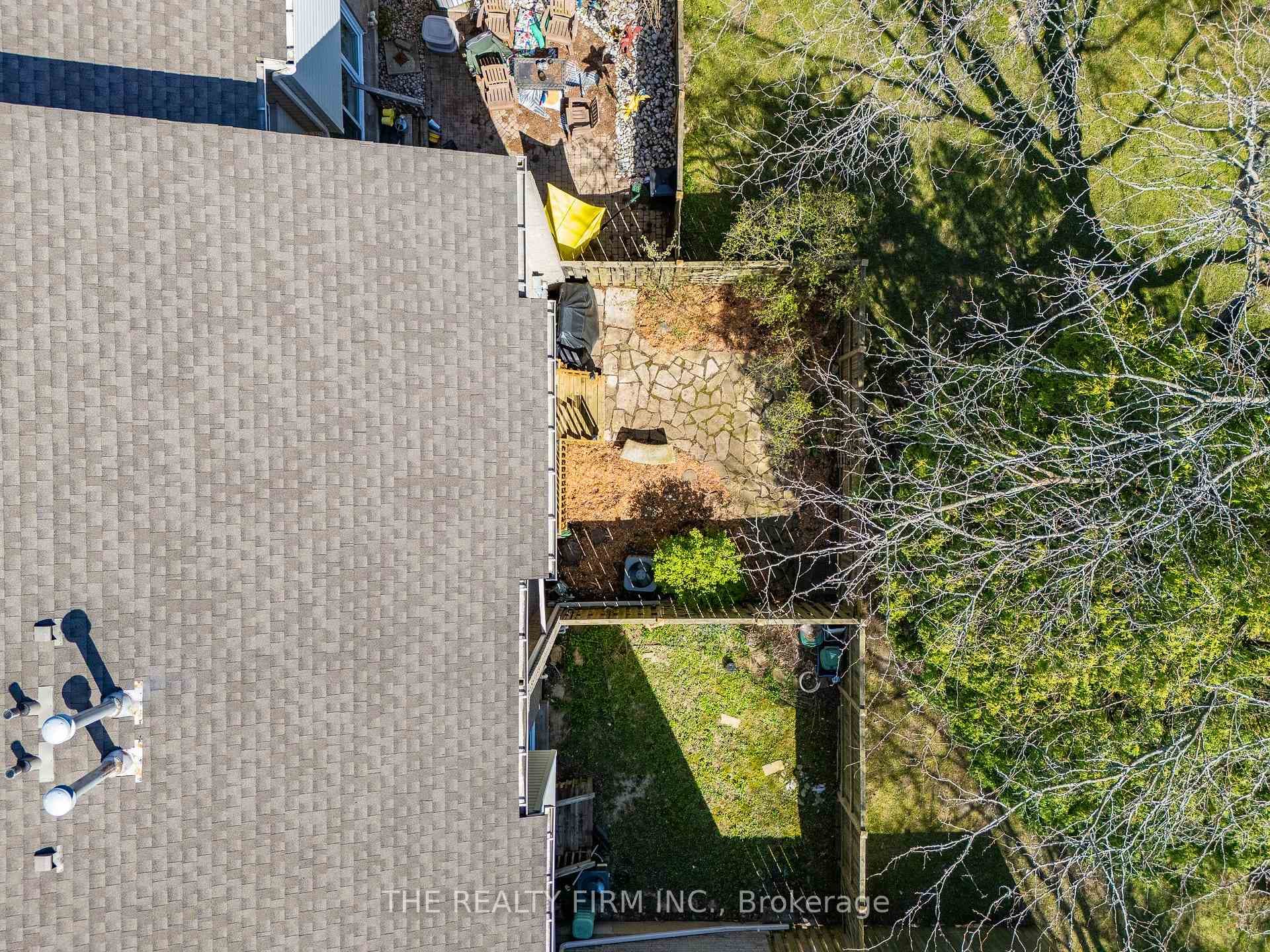 300 Sandringham Crescent Unit 60 photo 36