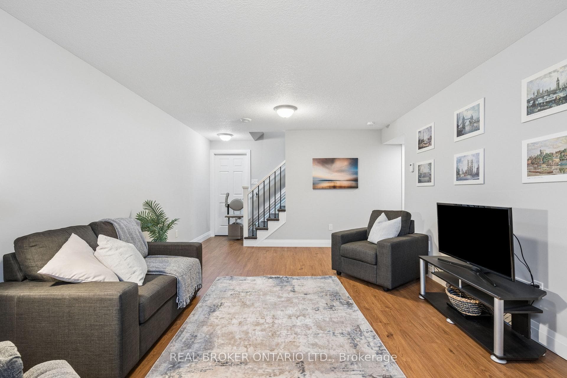 480 Grand Trunk Street photo 27