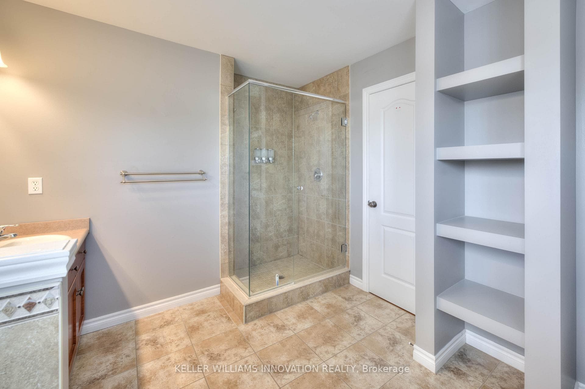 550 Altheim Crescent Unit 1 photo 27