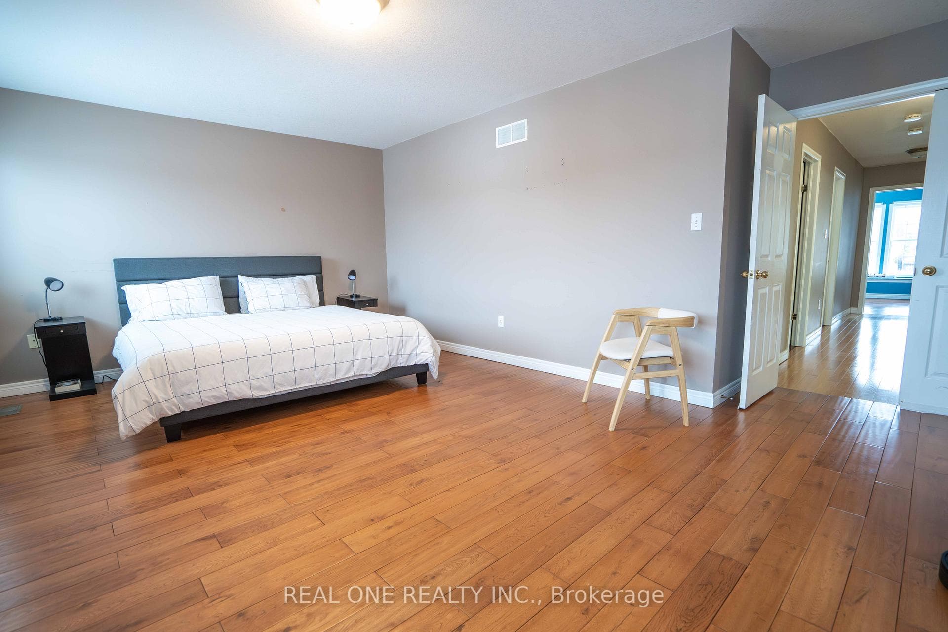 744 Brandenburg Boulevard photo 25