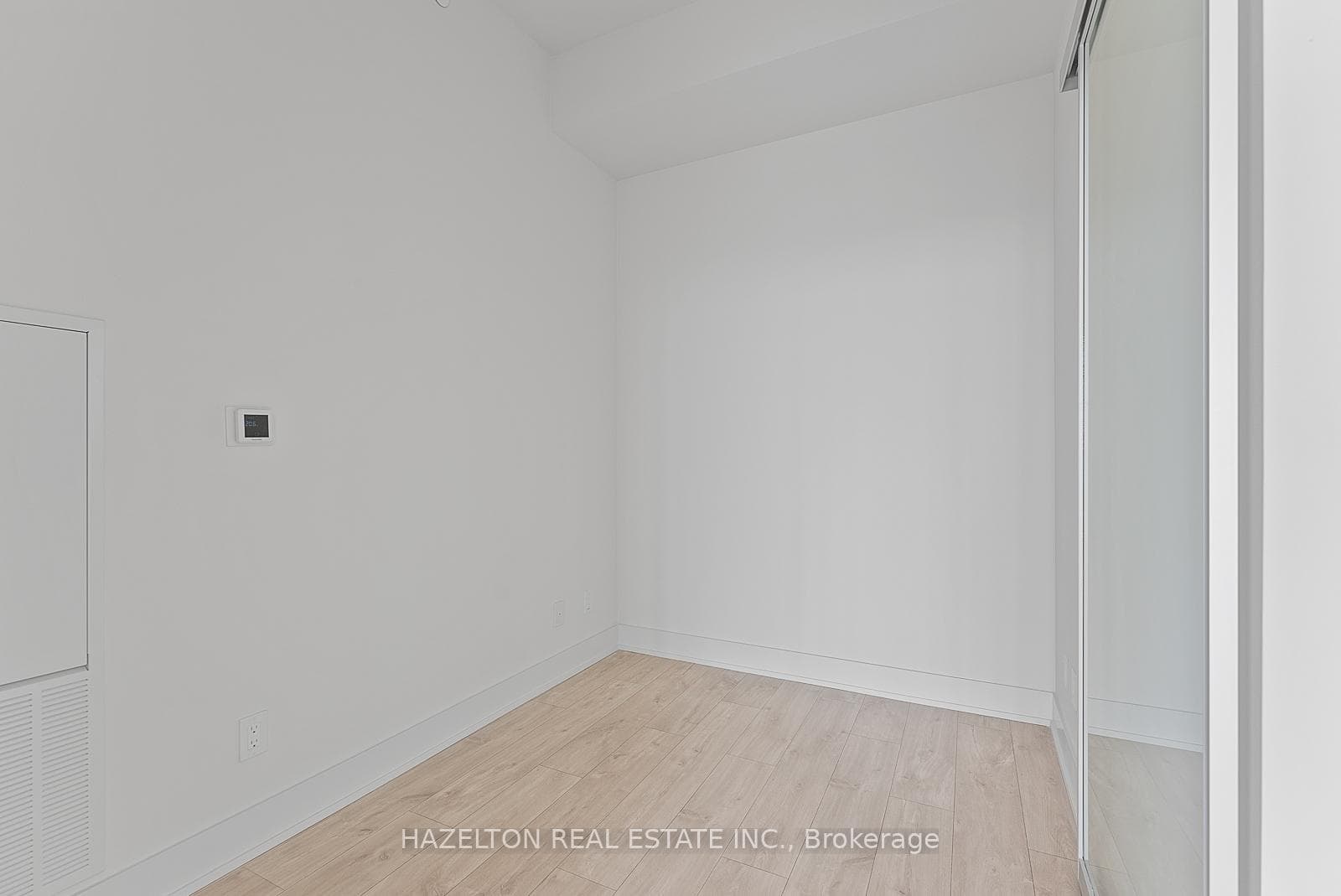 Den (separate room)