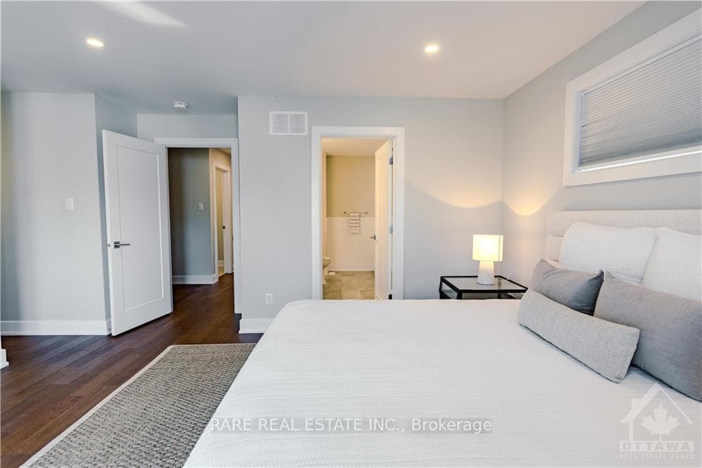 223 ROYAL Avenue photo 16