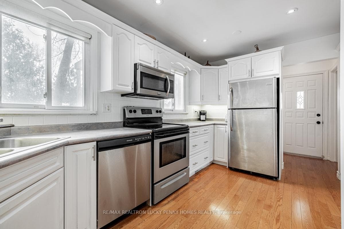 71 Parkway Avenue photo 10