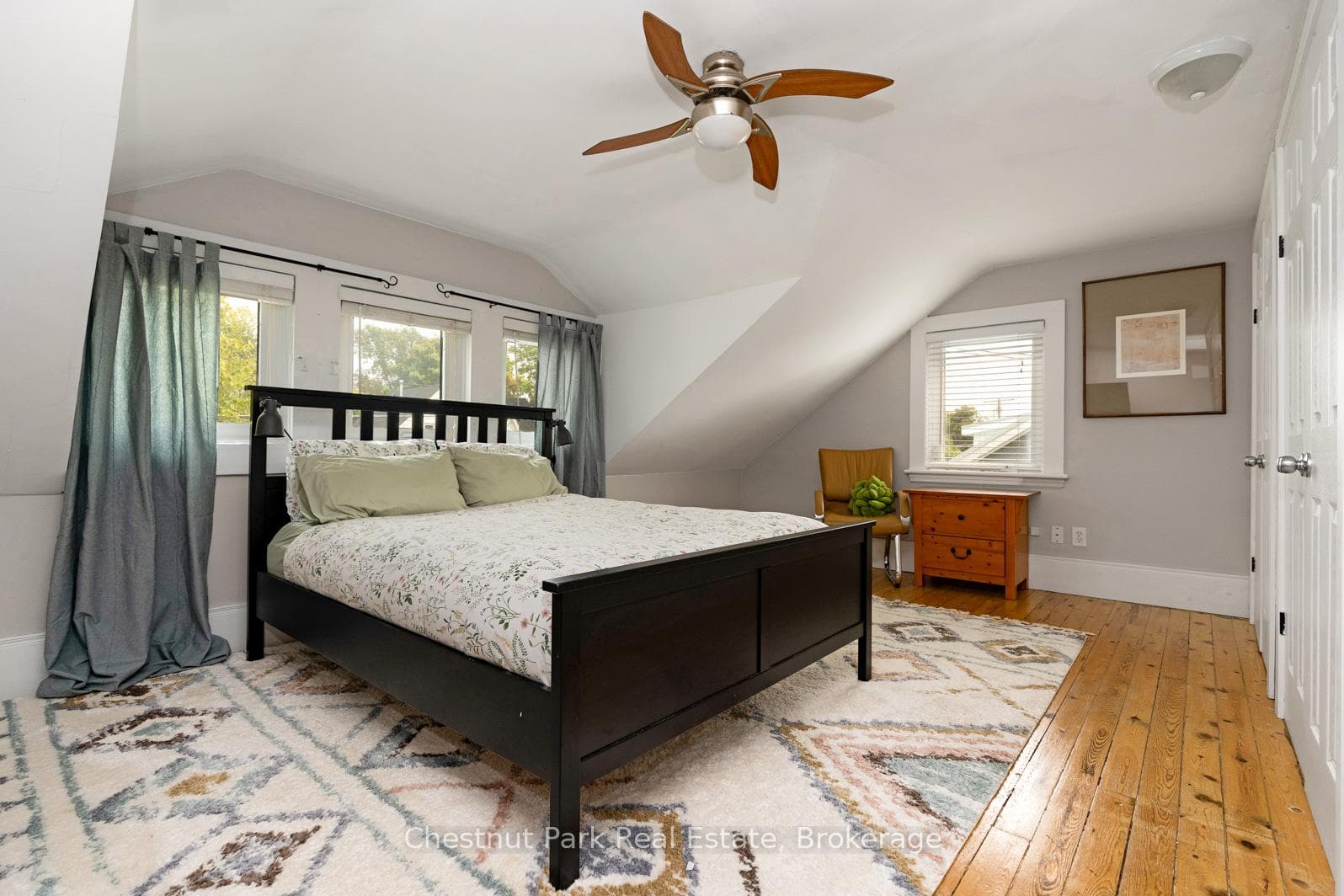 77 Niagara Street photo 23