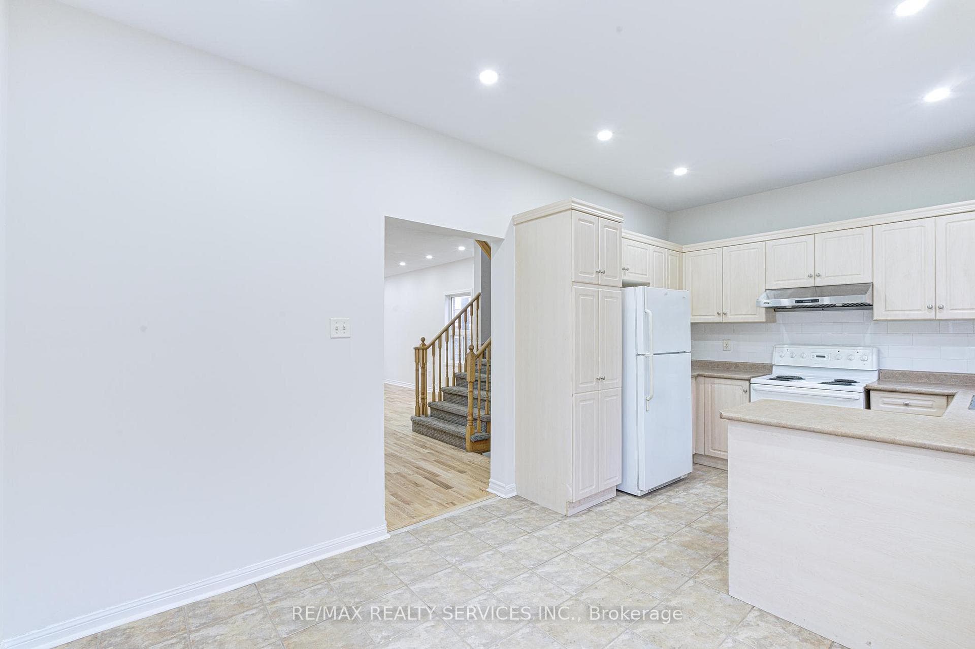 6 Beachsurf Road photo 10