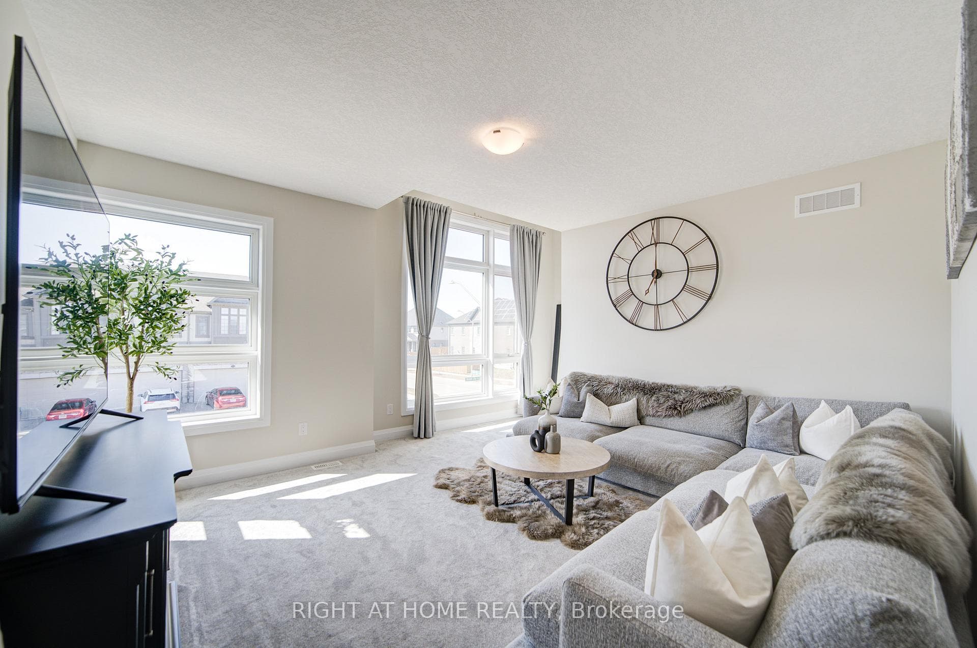 712 Wood Lily Street photo 19