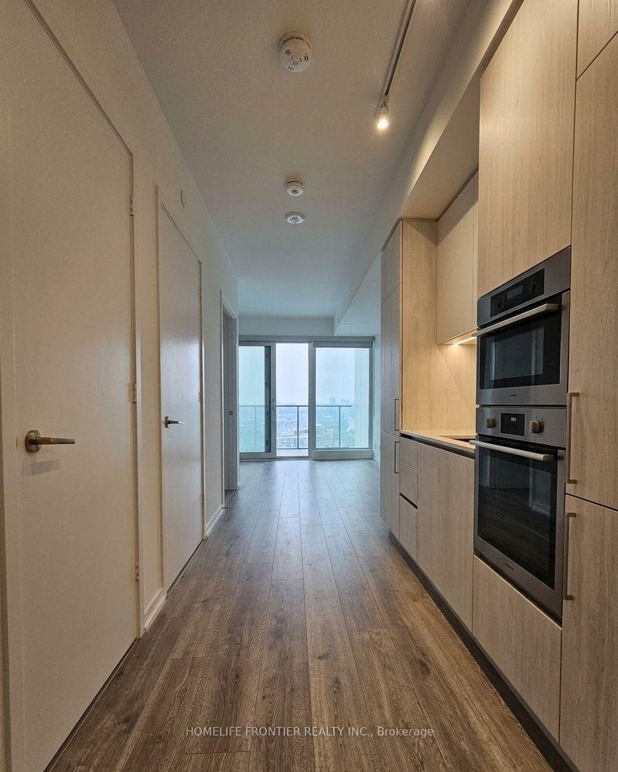 7890 Jane Street Unit 1607 photo 3