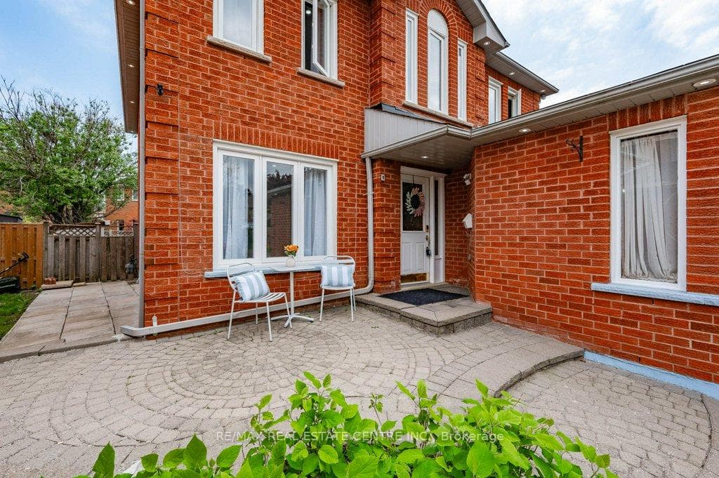 6059 Gemini Crescent photo 5