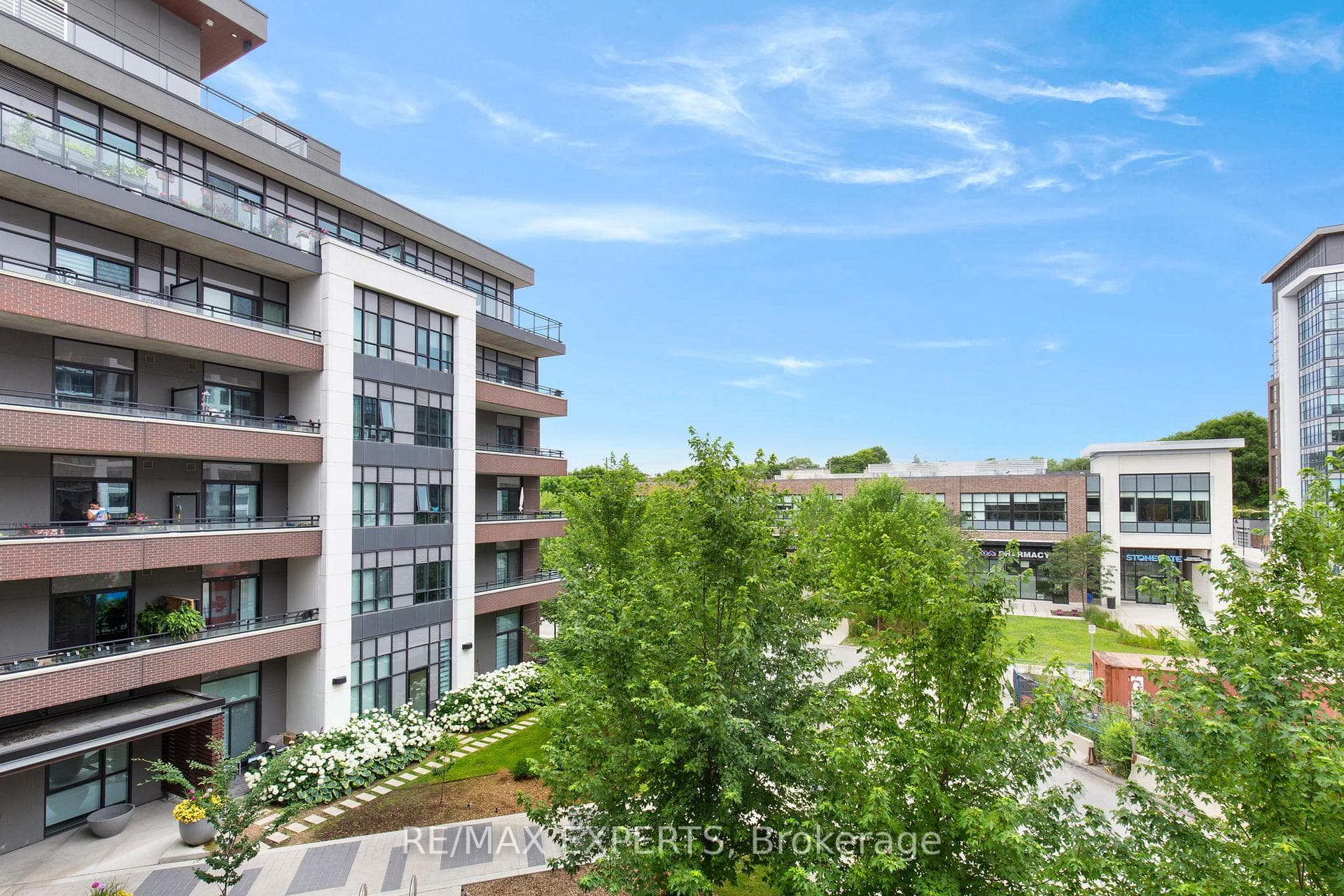 1 Neighbourhood Lane Unit 304 photo 16